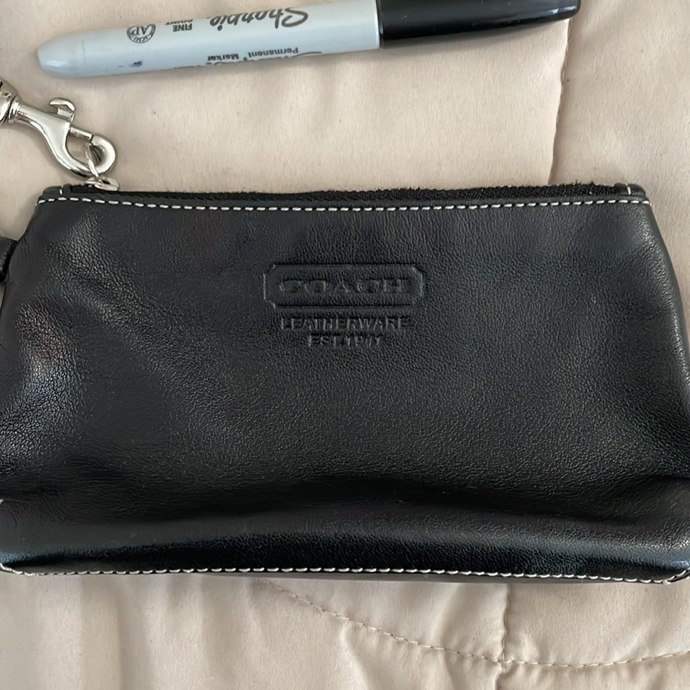 Coach Womens Leather Tassel Zip Wristlet /Wallet -Black
approximately 7” x 4” - Picture 2 of 5